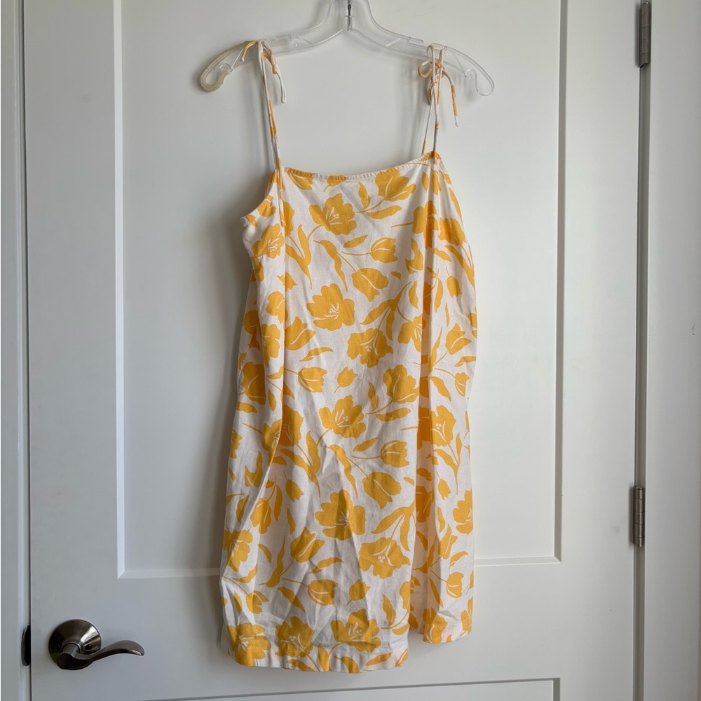 Old Navy Linen Yellow and White floral sun dress medium